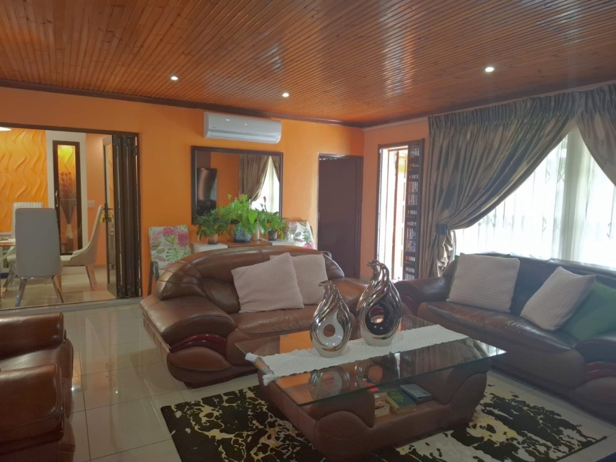 5 Bedroom Property for Sale in Fichardt Park Free State